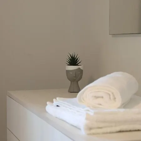 Center Apartment *